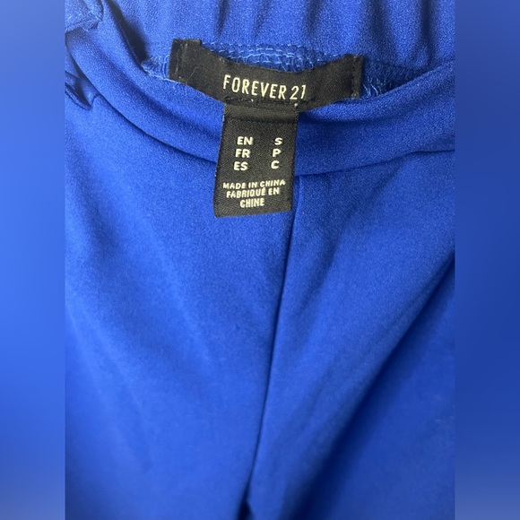 Hi, selling these splendid pants for women in size S. - Picture 3 of 4